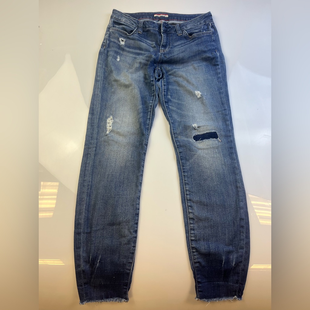 Tommy Hilfiger Distressed Jeans R108-26